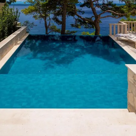Luxury Beachfront Brac Bliss With Private Pool At The On Brac Island - Sumartin Selca (Brac)